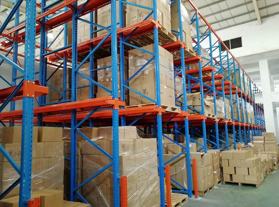 穿越冷鏈物流廣州通廊式貨架【易達(dá)貨架】 穿越冷鏈物流廣州通廊式貨架【易達(dá)貨架】