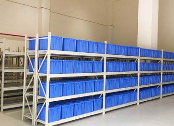 道滘輕型倉儲(chǔ)貨架增加背板的好處【易達(dá)貨架】