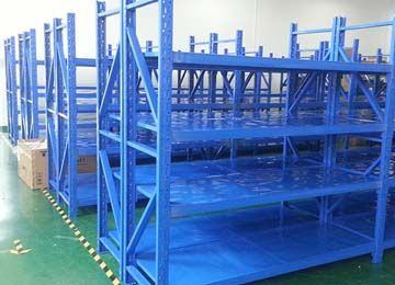 大嶺山輕型倉儲貨架價(jià)格是怎么計(jì)算的？【易達(dá)貨架】