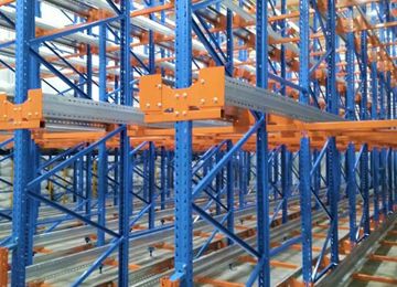 4米高的倉(cāng)庫(kù)能定制汕頭貨架倉(cāng)儲(chǔ)架穿梭貨架嗎