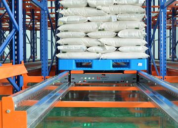 四向穿梭車貨架泉州倉庫貨架價格【易達貨架】