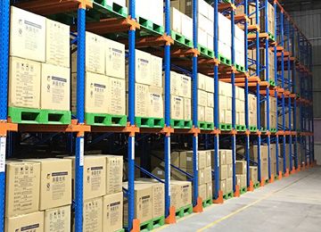 密集式倉儲貨架出入庫作業(yè)形式有哪些？佛山市南海貨架工廠解析【易達(dá)貨架】