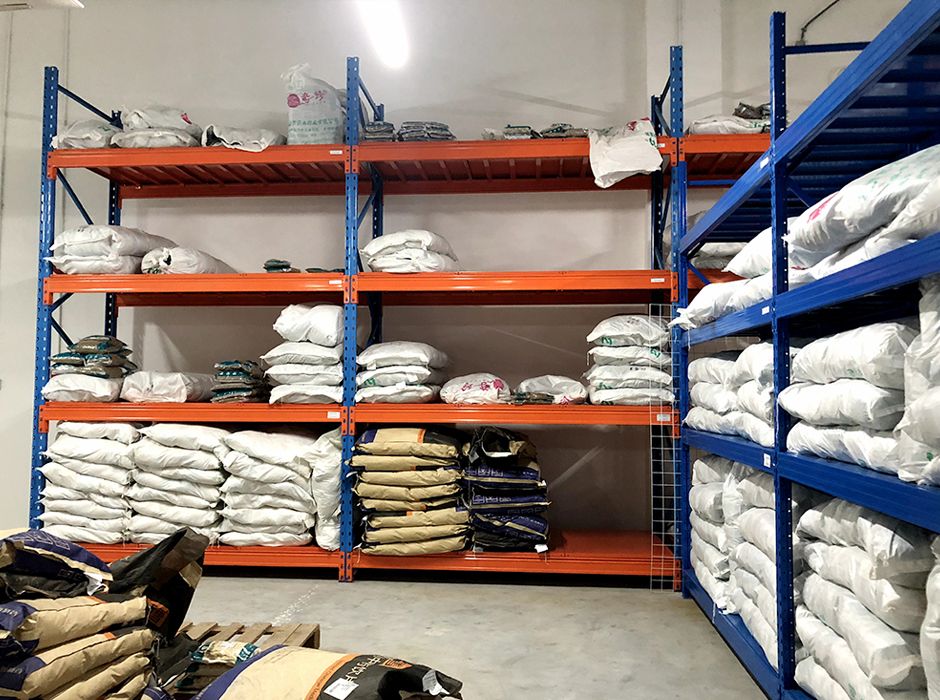 香雪制藥廣東中量型擱板式貨架【易達貨架】