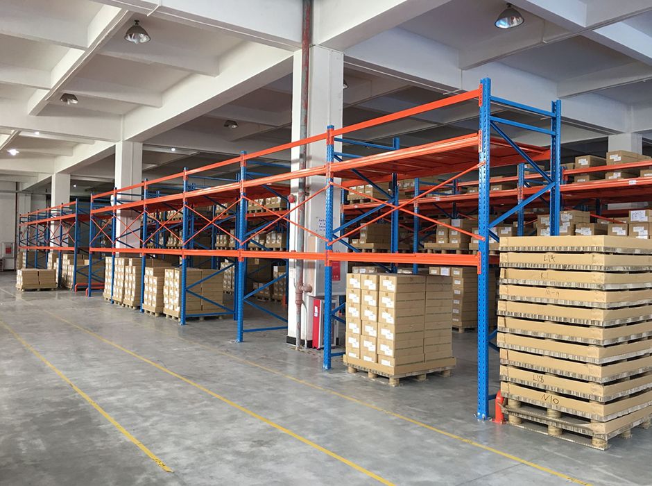 內(nèi)山工業(yè)廣州托盤貨架【易達貨架】