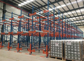 深圳智能倉(cāng)儲(chǔ)貨架是否需要安裝防撞欄【易達(dá)貨架】