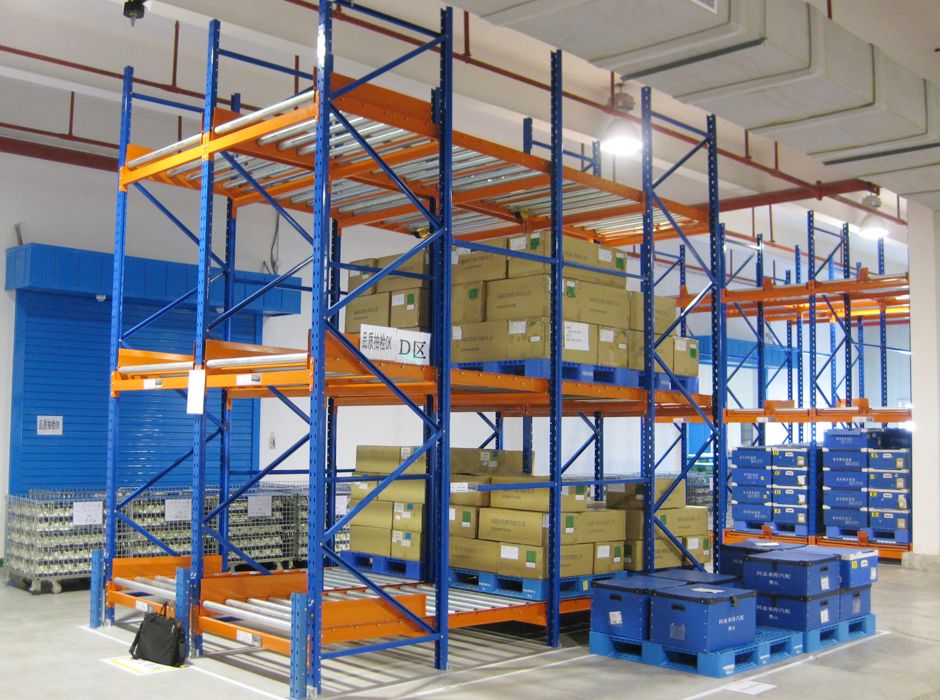 阿茲米特汽配佛山重力式貨架【易達(dá)貨架】 阿茲米特汽配佛山重力式貨架【易達(dá)貨架】