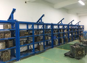 深圳模具貨架廠可以定制多高的模具架？【易達(dá)貨架】