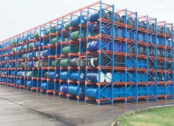 重型油桶貨架，倉(cāng)儲(chǔ)管理更簡(jiǎn)單【易達(dá)貨架】