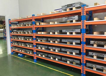 模具重型貨架公司是怎么收費(fèi)的？【易達(dá)貨架】