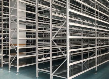 料箱自動(dòng)化貨架可以用在冷庫嗎？冷庫倉儲貨架生產(chǎn)廠家解析【易達(dá)貨架】