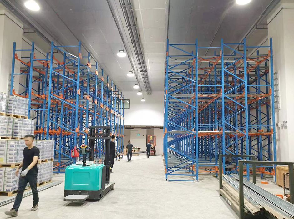 新加坡食品公司半自動(dòng)穿梭車(chē)倉(cāng)庫(kù)貨架【易達(dá)貨架】 新加坡食品公司半自動(dòng)穿梭車(chē)倉(cāng)庫(kù)貨架【易達(dá)貨架】