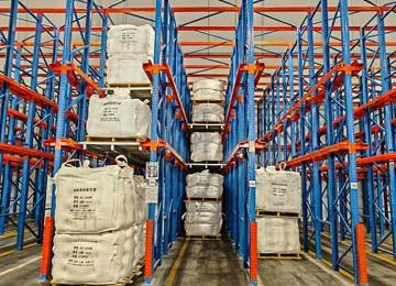  貫穿式冷庫(kù)貨架，扛起密集型存儲(chǔ)大旗【易達(dá)貨架】