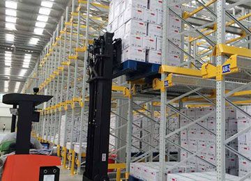 購買穿梭式貨架的優(yōu)勢在哪里？【易達貨架】