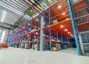 冷庫貨架工廠春節(jié)前還可以交貨嗎？【易達貨架】