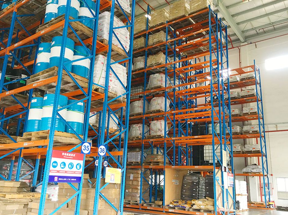 老人涂料密集型窄巷道貨架【易達貨架】