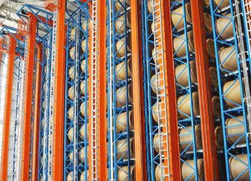 放銅卷料貨架是如何存取貨的？【易達(dá)貨架】