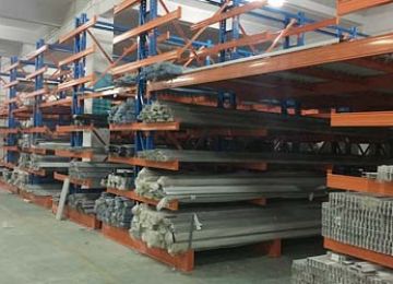 揭陽懸臂式貨架可以和哪些類型的貨架組合設(shè)計(jì)？【易達(dá)貨架】