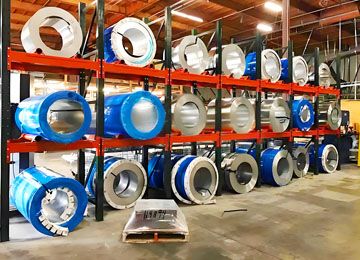 帶鋼卷料專用貨架存儲穩(wěn)嗎？【易達貨架】