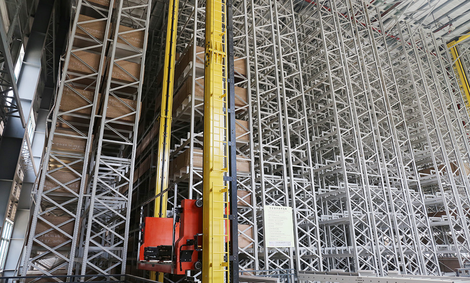 高密度存儲，實現(xiàn)“貨找人”式揀貨