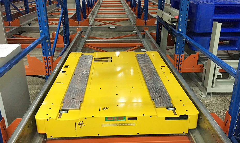 高密度存儲(chǔ)，實(shí)現(xiàn)“貨找人”式揀貨