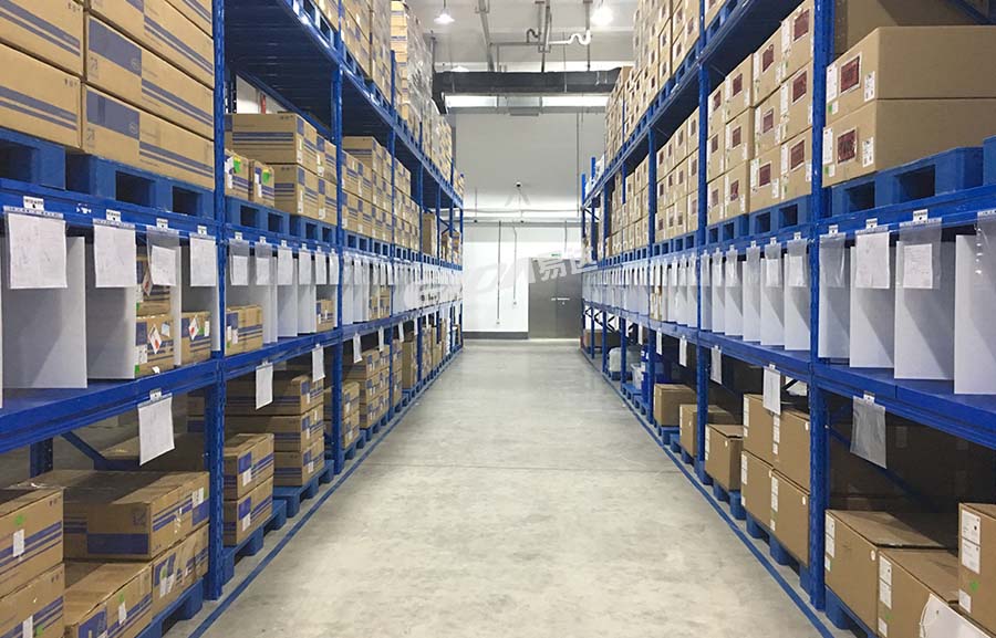 廣東中量型擱板式貨架