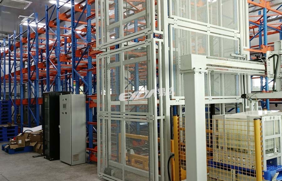 四向穿梭車貨架