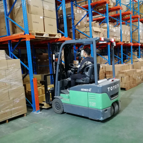 叉車(chē)?yán)鋷?kù)貨架 叉車(chē)?yán)鋷?kù)貨架