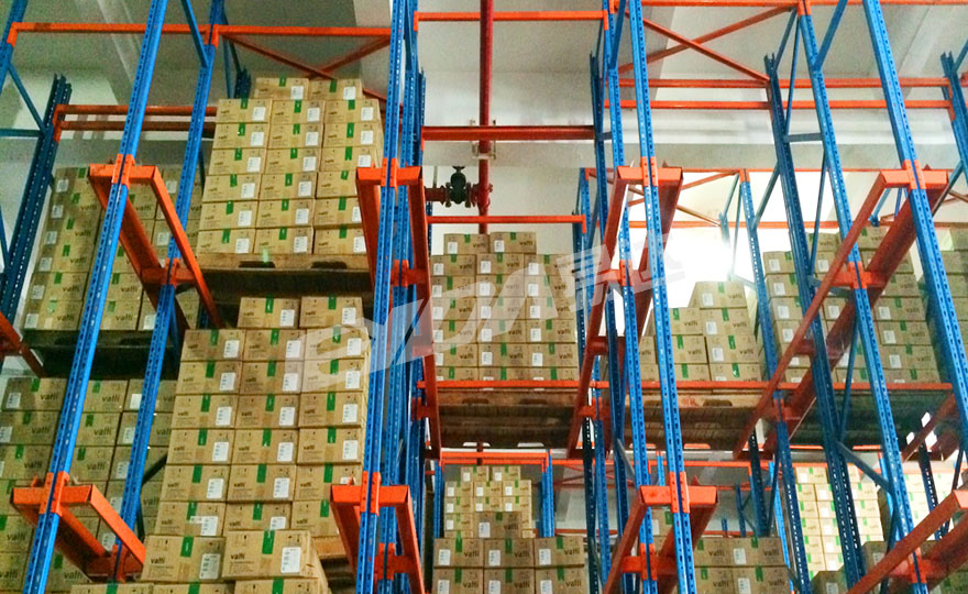 密集型貫通式貨架